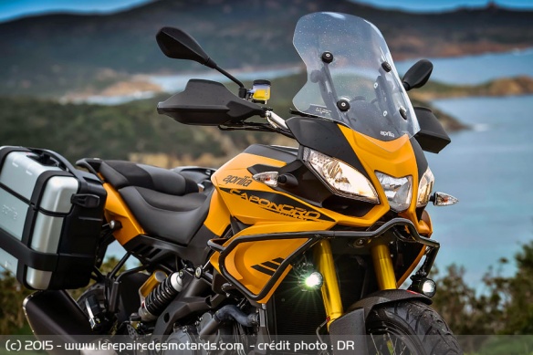 Aprilia Caponord 1200 Rally de face