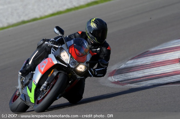 Essai de l'Aprilia RSV4 RF sur circuit