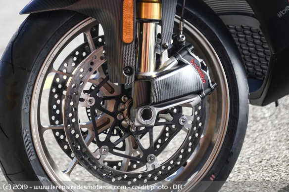 Freinage haut de gamme au programme avec des étriers Brembo Stylema