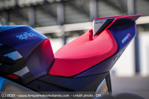 La selle reste assez haute à 845 mm