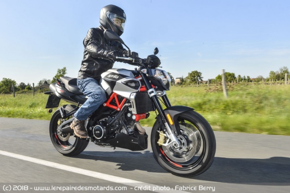 Aprilia Shiver 900 sur nationale