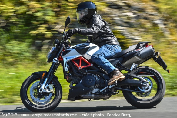 Aprilia Shiver 900 sur route