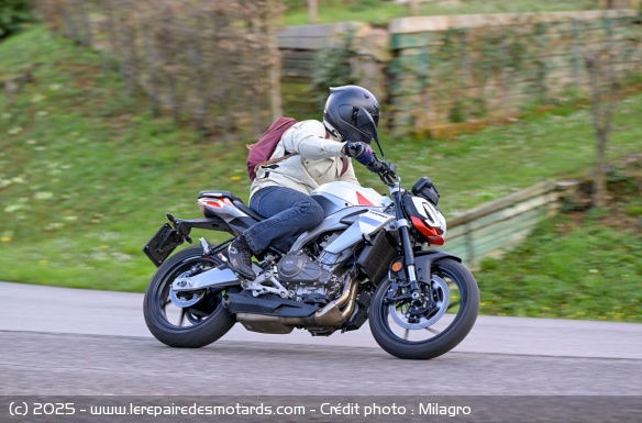 Essai de l'Aprilia Tuono 457 Essai de l'Aprilia Tuono 457