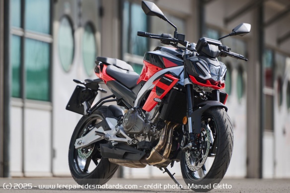 Essai du roadster Aprilia Tuono 457
