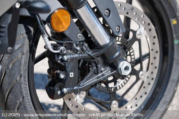 L'étrier radial ByBre ralenti efficacement le roadster, mais manque de progressivité