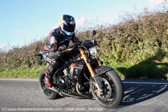 Essai de l'Ariel Ace R 1200 sur route