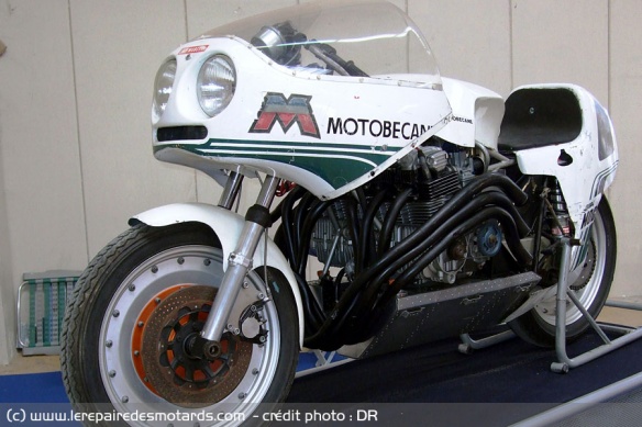deux « super Benelli Sei » au Bol d'Or 1977