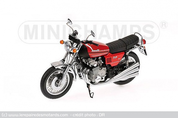 reproduction en métal de la Benelli Sei à l'échelle 1/12. Fabriquée par « Minichamps »