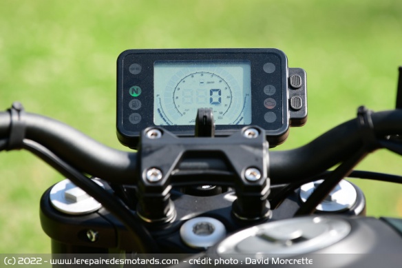 Une dalle LCD lisible de 5 pouces