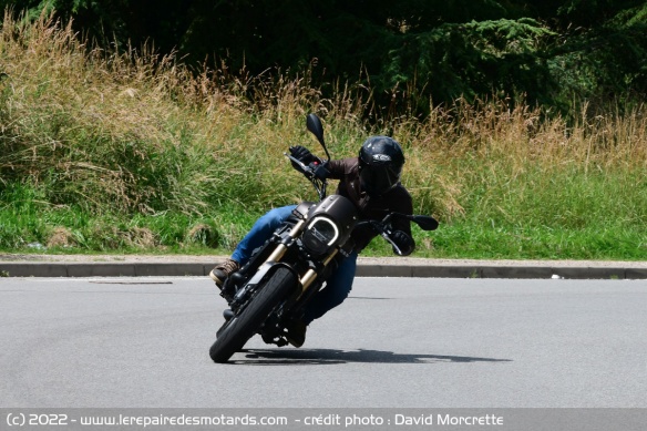 Moteur souple, position facile