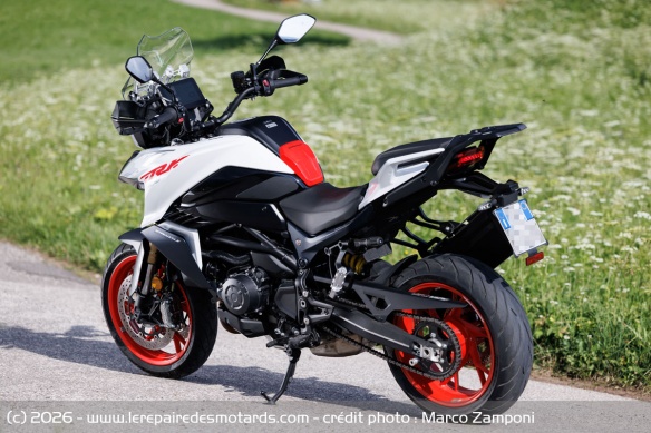 L'ergonomie de la Benelli TRK 902 Stradale