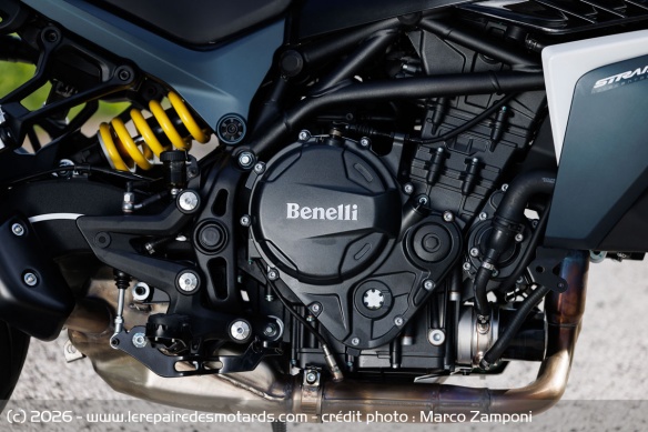 Le moteur bicylindre de la Benelli TRK 902 Stradale