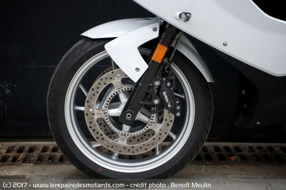 Les freins de la BMW F 800 GT
