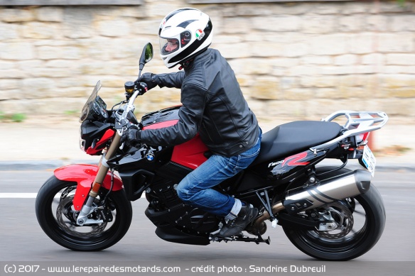 BMW F800R sur route