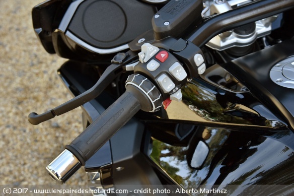 La molette de sélection fidèle aux motos BMW