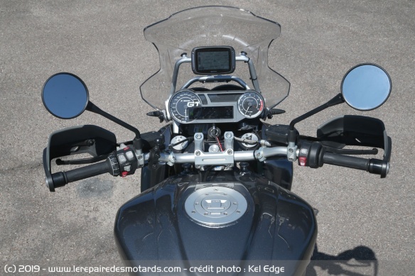 Une partie du poste de pilotage est directement issu de la R1200GS