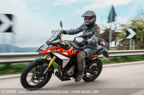 Stable et atteignant rapidement les 130 km/h, la GS révèle quelques vibrations peu agréables à haut régime stabilisé