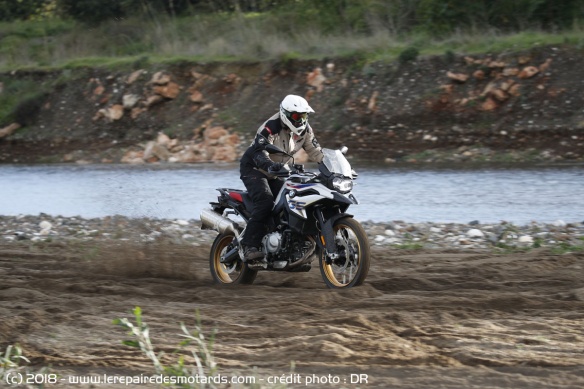 La F850GS vient se placer entre les Triumph Tiger 800 et Honda Africa Twin