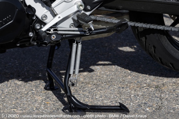 La béquille centrale de la BMW F 900 XR