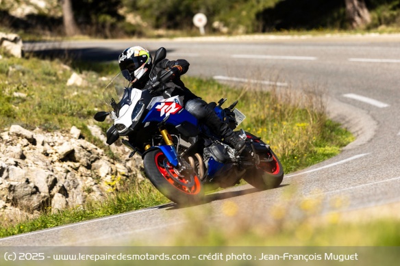 Le mode Dynamic procure plus de sensation, en particulier lors des reprises