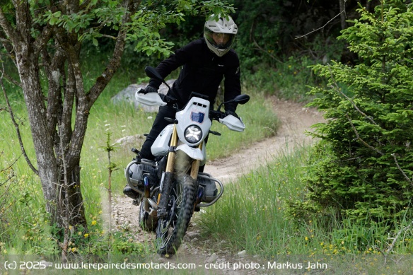 Quitte &agrave; exploiter son trail en tout-terrain, autant favoriser la finition Enduro Pro