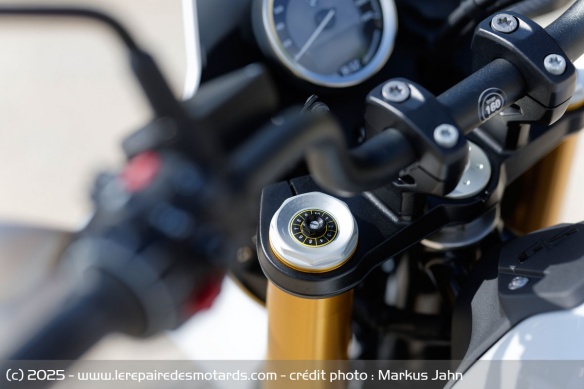 Le r&eacute;glage de la fourche de la BMW R12 G/S