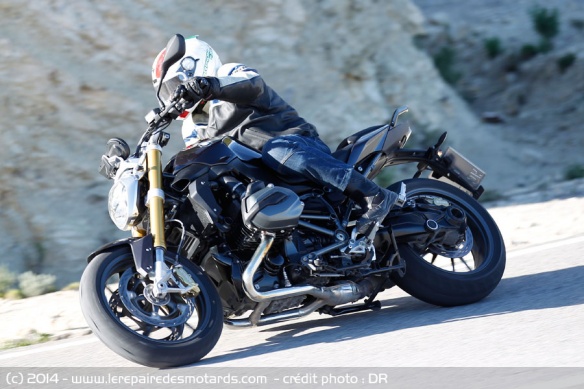 BMW R1200R à l'attaque