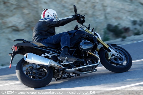 Vue arrière BMW R1200R