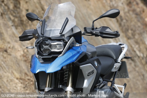 La GS conserve son optique asymétrique