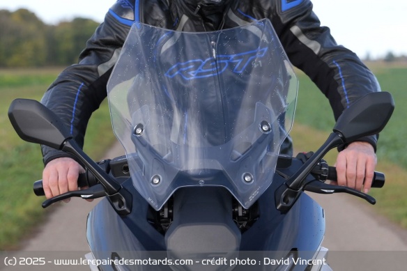 La bulle r&eacute;glable de la BMW R 1300 RS