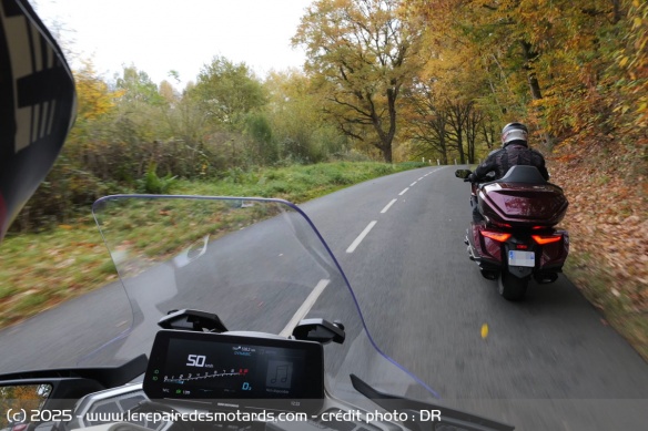 Le cruising est efficace au guidon des deux machines