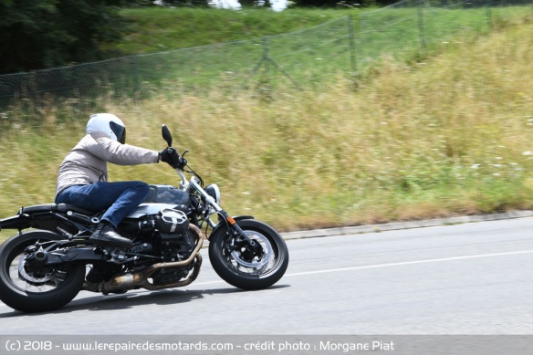 La BMW R nineT Pure sur route