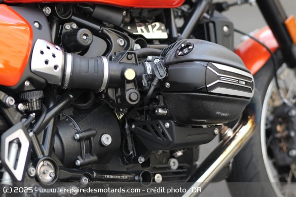 Le boxer de 1.170 cm3 délivre 109 ch, mais est également disponible en version 95 ch en vue d'un bridage A2