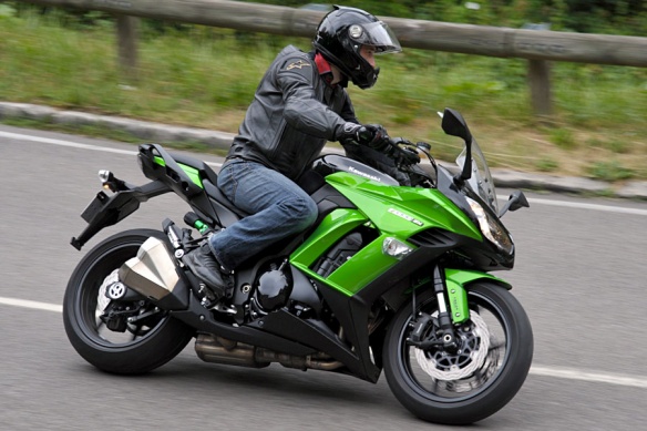 kawasaki z1000sx efficace et sportive