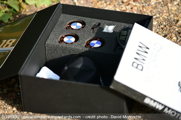 La box livrée avec la R18 pour la First Edition