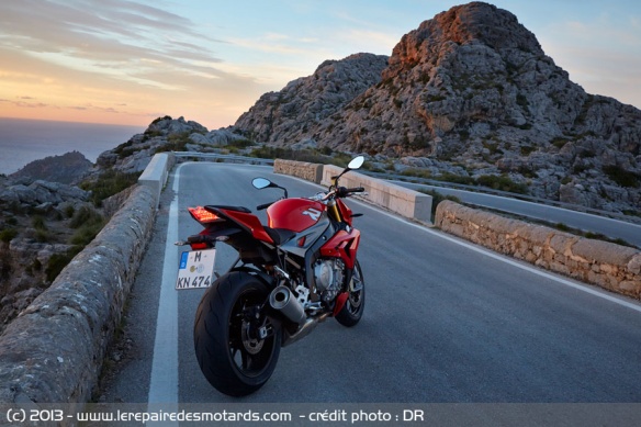 Petites routes en streetfighter BMW S1000R