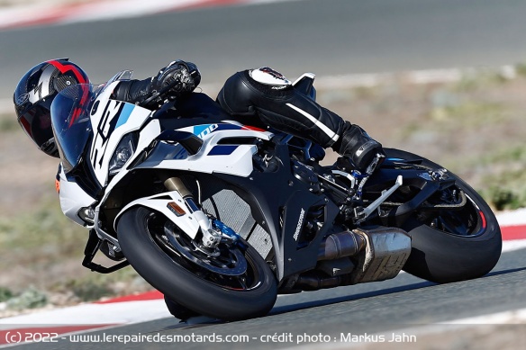 L'hypersport bavaroise s'inscrit naturellement sur l'angle