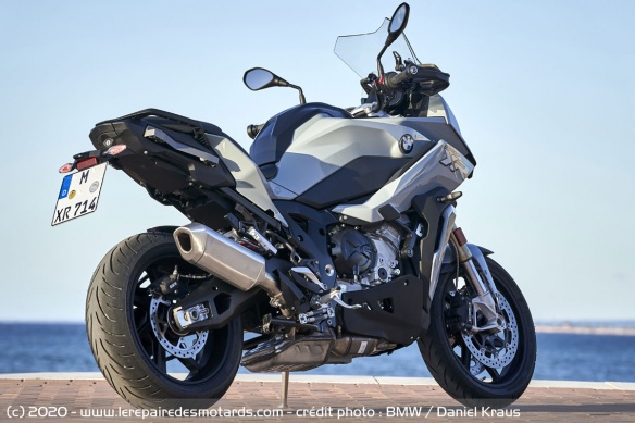 La BMW S 1000 XR 2020