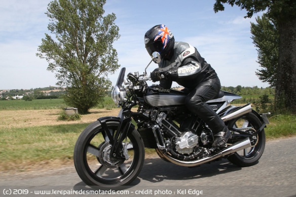 Essai de la Brough Superior Anniversary sur route