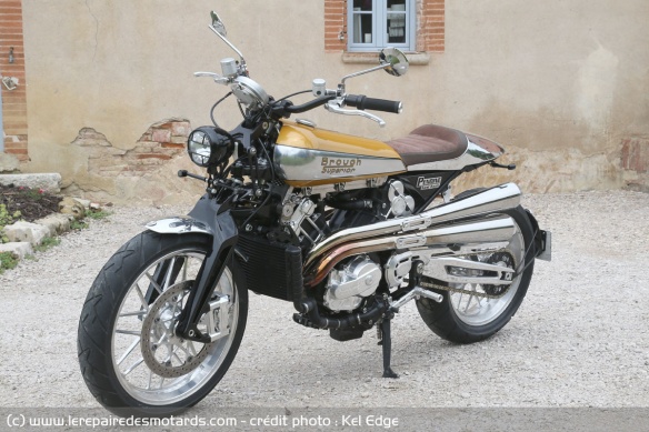 Essai de la Pendine Sand Racer