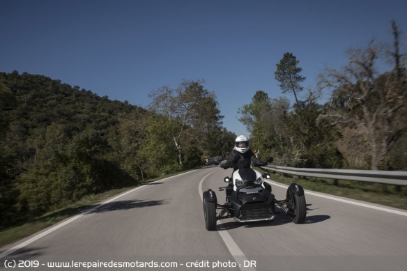 Etonnament, le Ryker offre une assez bonne protection à haute vitesse