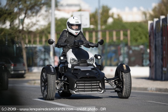 La boite CVT du Ryker fait bien son travail en ville