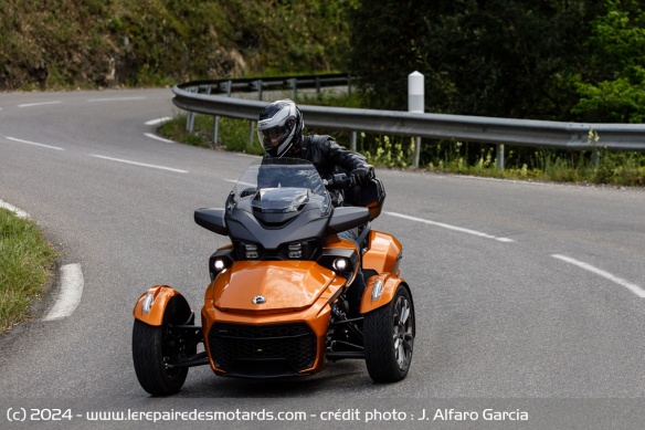 Dans le fond, un Spyder se pilote un peu comme une 911