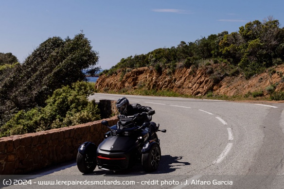 Le Spyder F3-S demande qu'on y mette du sien pour pouvoir ausser le rythme
