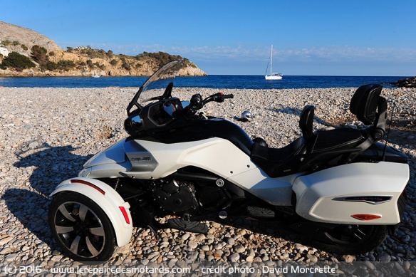 Can-Am Spyder F3-T à la mer