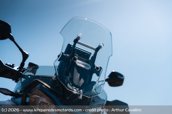 La bulle réglable de la CFMOTO 1000 MT-X