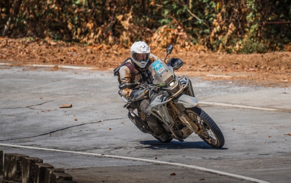 Essai moto CFMOTO 450 MT
