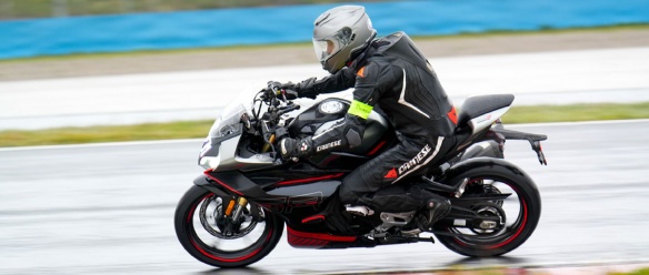 Essai sportive CFMOTO 450 SR