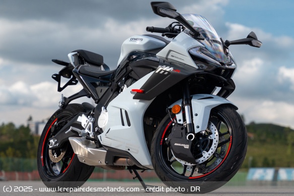 Essai de la CFMOTO 675SR-R