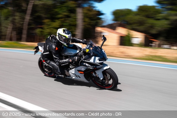 Essai de la sportive CFMOTO 675SR-R Essai de la sportive CFMOTO 675SR-R